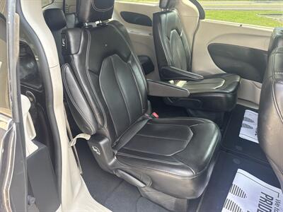 2023 Chrysler Pacifica Touring L   - Photo 36 - Hesston, PA 16647