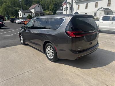 2023 Chrysler Pacifica Touring L   - Photo 6 - Hesston, PA 16647