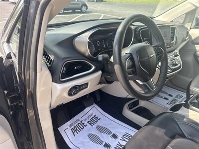2023 Chrysler Pacifica Touring L   - Photo 23 - Hesston, PA 16647