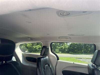 2023 Chrysler Pacifica Touring L   - Photo 37 - Hesston, PA 16647