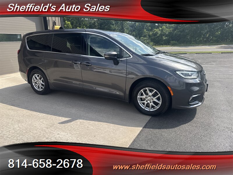 2023 Chrysler Pacifica Touring L  