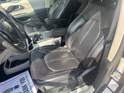 2023 Chrysler Pacifica Touring L   - Photo 24 - Hesston, PA 16647
