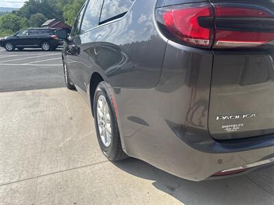 2023 Chrysler Pacifica Touring L   - Photo 17 - Hesston, PA 16647
