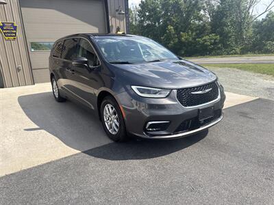 2023 Chrysler Pacifica Touring L   - Photo 11 - Hesston, PA 16647