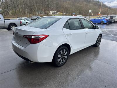 2016 Toyota Corolla LE   - Photo 4 - Hesston, PA 16647