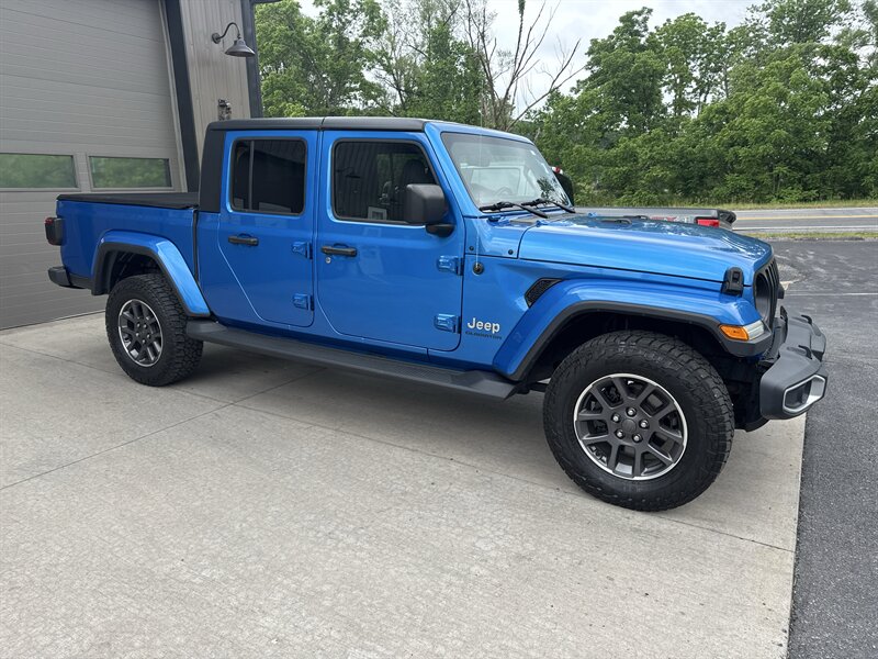 2020 Jeep Gladiator Overland  4WD
