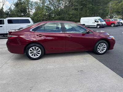 2017 Toyota Camry LE   - Photo 3 - Hesston, PA 16647