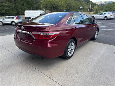 2017 Toyota Camry LE   - Photo 4 - Hesston, PA 16647