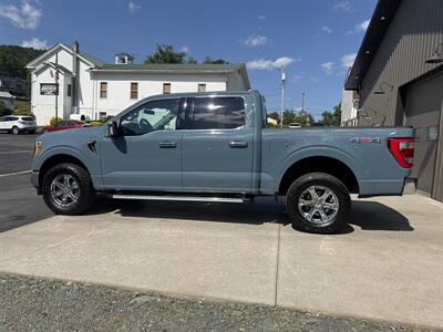 2023 Ford F-150 Lariat  SuperCrew 4x4 - Photo 8 - Hesston, PA 16647