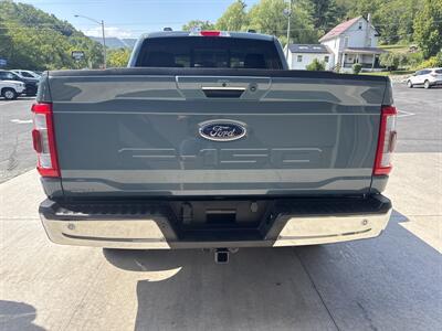 2023 Ford F-150 Lariat  SuperCrew 4x4 - Photo 6 - Hesston, PA 16647