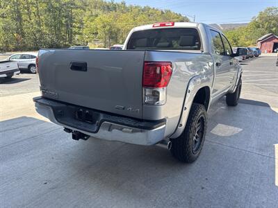 2013 Toyota Tundra Grade  CrewMax 4x4 - Photo 5 - Hesston, PA 16647