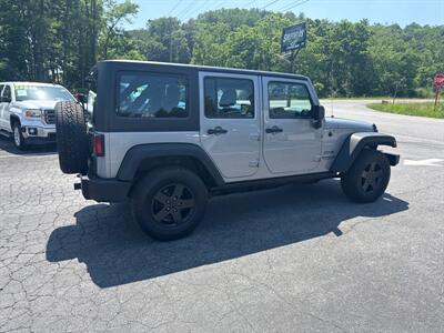 2013 Jeep Wrangler Sport  4x4 - Photo 6 - Hesston, PA 16647