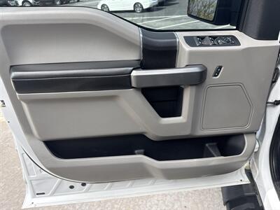 2017 Ford F-150 XLT SuperCrew 4x4 - Photo 25 - Hesston, PA 16647