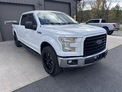 2017 Ford F-150 XLT SuperCrew 4x4 - Photo 10 - Hesston, PA 16647