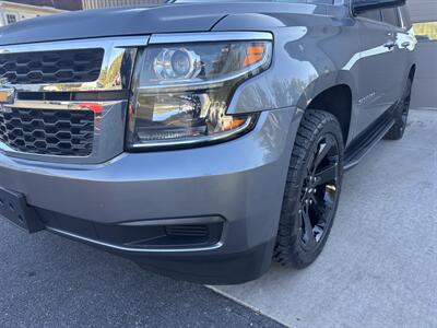 2020 Chevrolet Suburban LT  4x4 - Photo 15 - Hesston, PA 16647