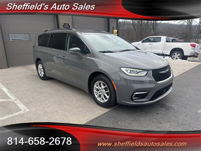 2022 Chrysler Pacifica Touring L - Photo 1 - Hesston, PA 16647