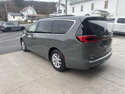 2022 Chrysler Pacifica Touring L - Photo 6 - Hesston, PA 16647