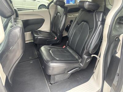 2022 Chrysler Pacifica Touring L - Photo 33 - Hesston, PA 16647