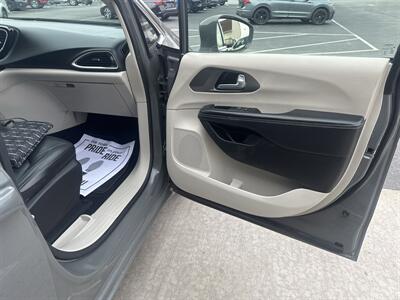 2022 Chrysler Pacifica Touring L - Photo 39 - Hesston, PA 16647