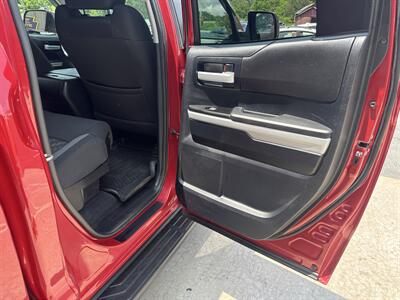 2018 Toyota Tundra SR5  Double Cab 4x4 - Photo 42 - Hesston, PA 16647