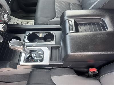 2018 Toyota Tundra SR5  Double Cab 4x4 - Photo 32 - Hesston, PA 16647