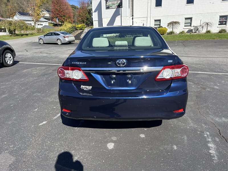2011 Toyota Corolla LE - Photo 4