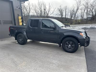 2010 Nissan Frontier PRO-4X Crew Cab 4x4 - Photo 2 - Hesston, PA 16647