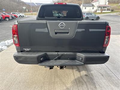 2010 Nissan Frontier PRO-4X Crew Cab 4x4 - Photo 5 - Hesston, PA 16647