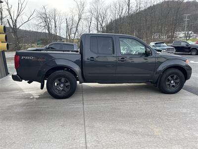 2010 Nissan Frontier PRO-4X Crew Cab 4x4 - Photo 3 - Hesston, PA 16647
