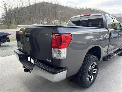 2013 Toyota Tundra Grade  Double Cab 4x4 - Photo 5 - Hesston, PA 16647