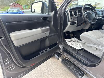 2013 Toyota Tundra Grade  Double Cab 4x4 - Photo 27 - Hesston, PA 16647