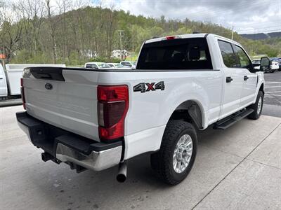2020 Ford F-250 XLT  Crew Cab 4x4 - Photo 4 - Hesston, PA 16647