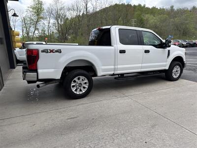 2020 Ford F-250 XLT  Crew Cab 4x4 - Photo 3 - Hesston, PA 16647