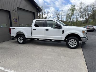 2020 Ford F-250 XLT  Crew Cab 4x4 - Photo 2 - Hesston, PA 16647