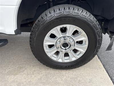 2020 Ford F-250 XLT  Crew Cab 4x4 - Photo 43 - Hesston, PA 16647