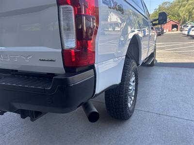 2017 Ford F-250 Super Duty XL  4X4 - Photo 22 - Hesston, PA 16647