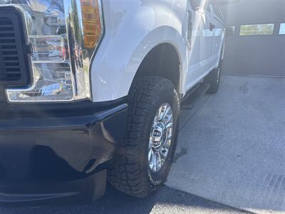2017 Ford F-250 Super Duty XL  4X4 - Photo 16 - Hesston, PA 16647