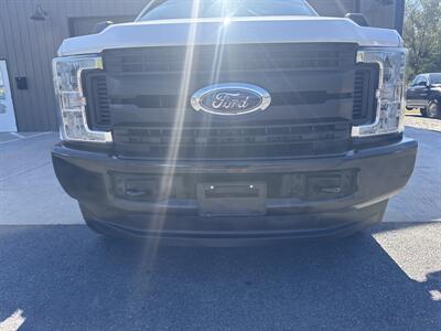 2017 Ford F-250 Super Duty XL  4X4 - Photo 15 - Hesston, PA 16647