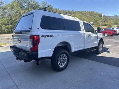 2017 Ford F-250 Super Duty XL  4X4 - Photo 4 - Hesston, PA 16647