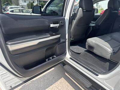 2016 Toyota Tundra SR5  CrewMax 4x4 - Photo 37 - Hesston, PA 16647