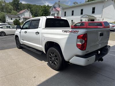2016 Toyota Tundra SR5  CrewMax 4x4 - Photo 6 - Hesston, PA 16647