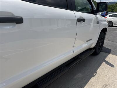 2016 Toyota Tundra SR5  CrewMax 4x4 - Photo 21 - Hesston, PA 16647