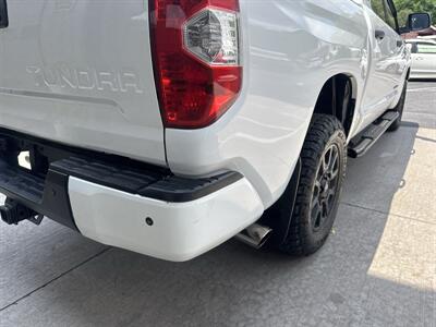 2016 Toyota Tundra SR5  CrewMax 4x4 - Photo 19 - Hesston, PA 16647