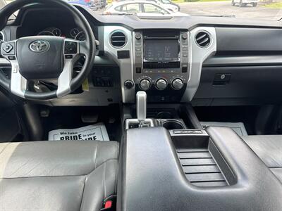2016 Toyota Tundra SR5  CrewMax 4x4 - Photo 39 - Hesston, PA 16647