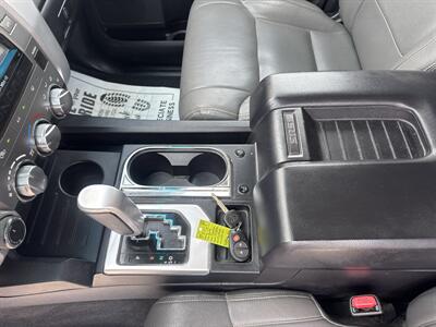 2016 Toyota Tundra SR5  CrewMax 4x4 - Photo 30 - Hesston, PA 16647