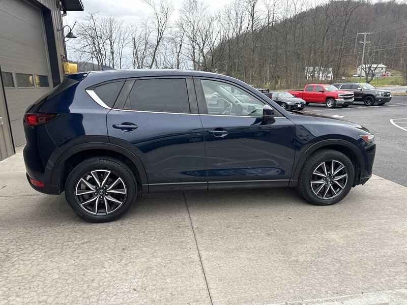 2018 Mazda CX-5 Touring photo 2