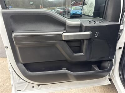 2016 Ford F-150 XLT  SuperCrew 4x4 - Photo 25 - Hesston, PA 16647