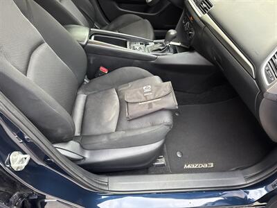 2018 Mazda MAZDA3 Sport   - Photo 39 - Hesston, PA 16647
