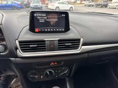 2018 Mazda MAZDA3 Sport   - Photo 28 - Hesston, PA 16647