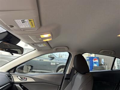 2018 Mazda MAZDA3 Sport   - Photo 24 - Hesston, PA 16647